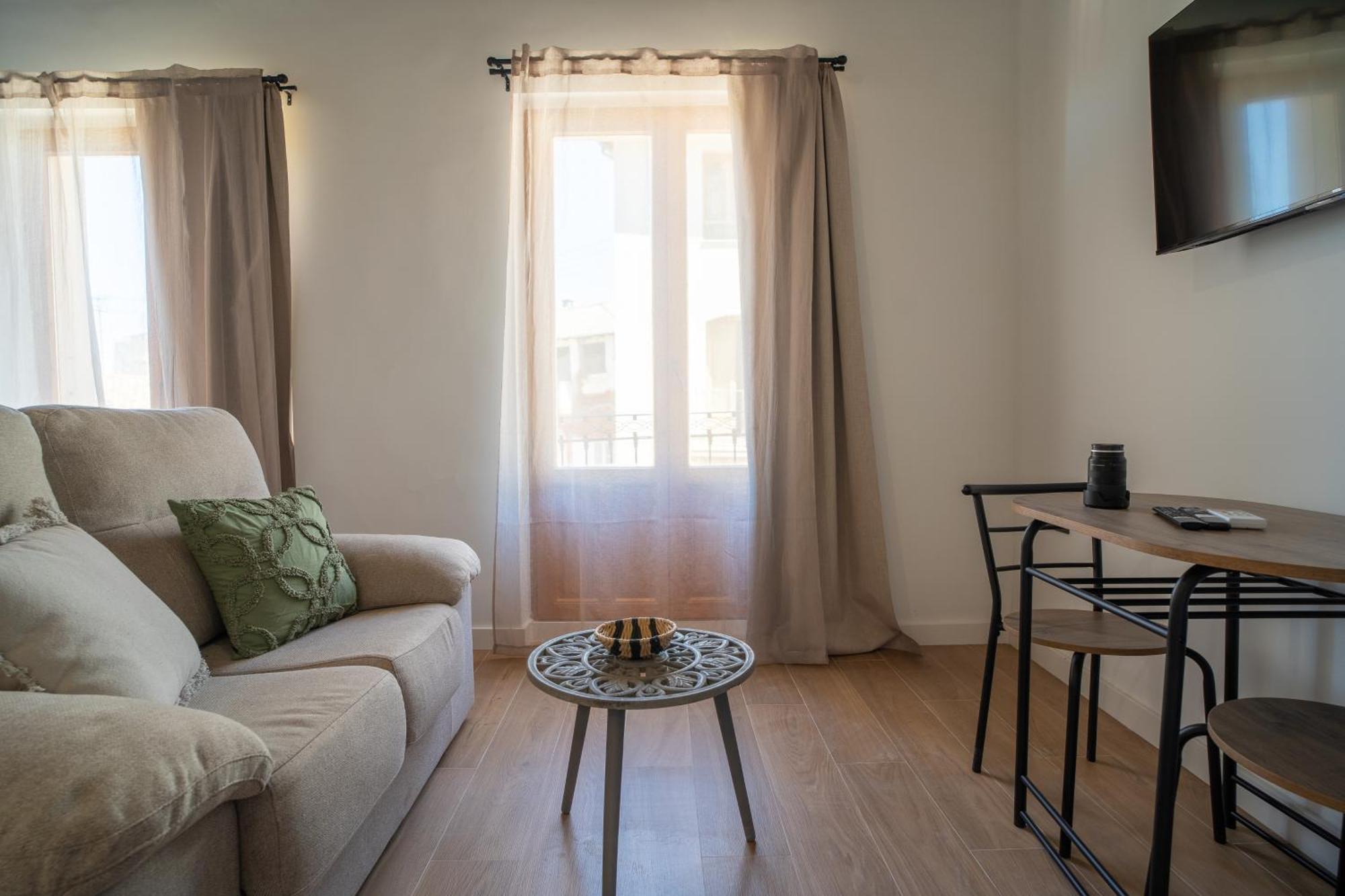 Apartamentos Gomerez 30 Granada Buitenkant foto